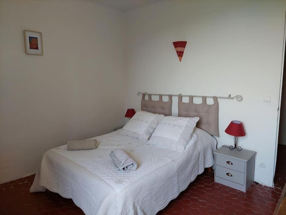 Maison De Cesar Saint-Saturnin-lès-Apt Esterno foto